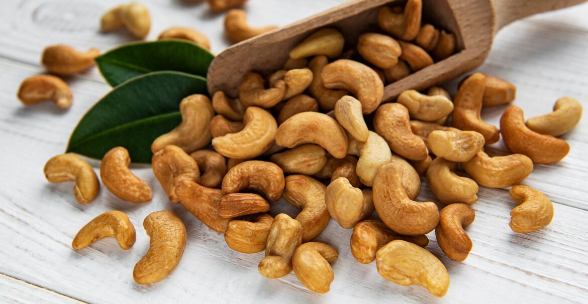 Tasty cashew nuts